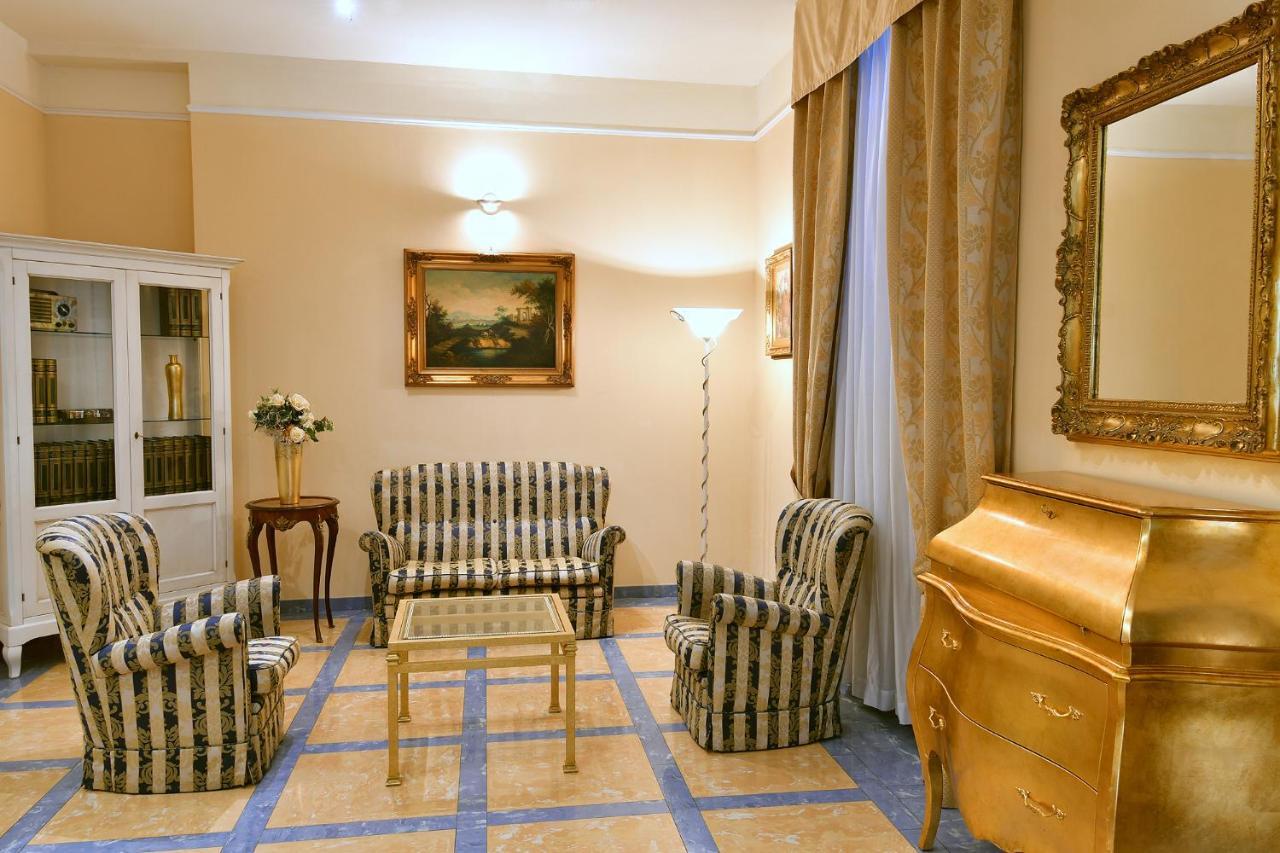 Hotel Butterfly モンテカティーニ・テルメ エクステリア 写真